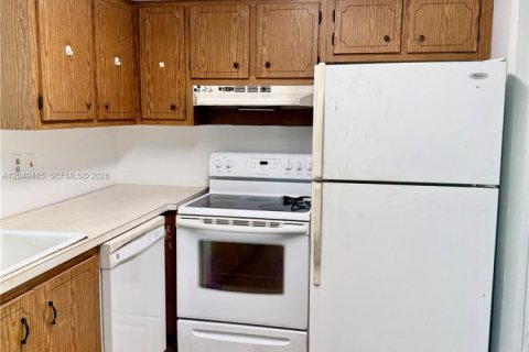 Villa ou maison à vendre à Tamarac, Floride: 2 chambres, 126.9 m2 № 2263541 - photo 27