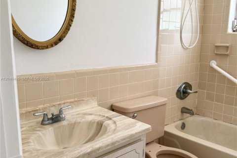 Villa ou maison à vendre à Tamarac, Floride: 2 chambres, 126.9 m2 № 2263541 - photo 19