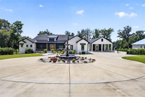 Villa ou maison à Dade City, Floride 6 chambres, 611.11 m2 № 2349927
