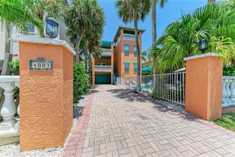 Casa en venta en Holmes Beach, Florida, 3 dormitorios, 204.38 m2 № 2203311 - foto 2