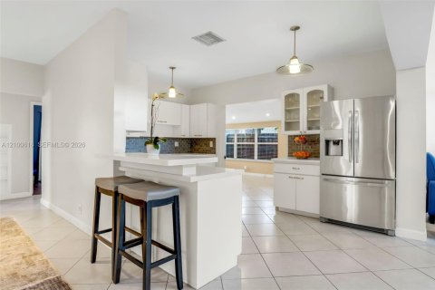 Villa ou maison à vendre à Hollywood, Floride: 3 chambres, 179.95 m2 № 2401531 - photo 6
