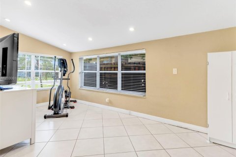 Villa ou maison à vendre à Hollywood, Floride: 3 chambres, 179.95 m2 № 2401531 - photo 11