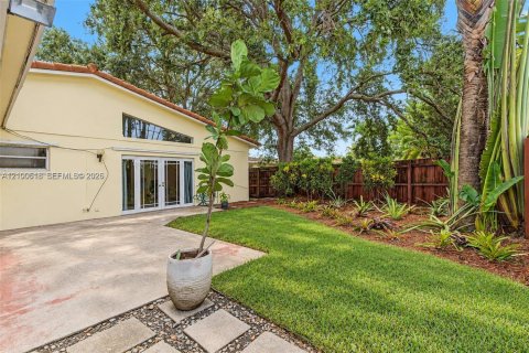 Villa ou maison à vendre à Hollywood, Floride: 3 chambres, 179.95 m2 № 2401531 - photo 27