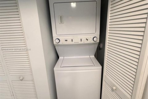 Copropriété à louer à Miami, Floride: 1 chambre, 65.03 m2 № 2001983 - photo 13