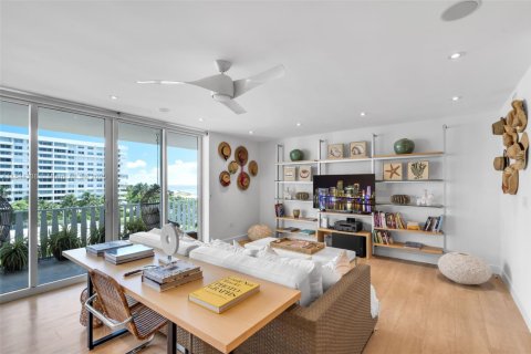 Condominio en venta en Key Biscayne, Florida, 1 dormitorio, 113.81 m2 № 2023132 - foto 4