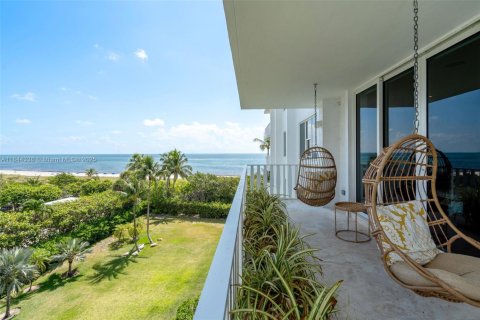 Condominio en venta en Key Biscayne, Florida, 1 dormitorio, 113.81 m2 № 2023132 - foto 13