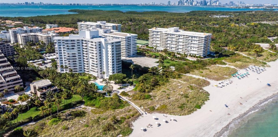 Condominio en Key Biscayne, Florida, 1 dormitorio  № 2023132