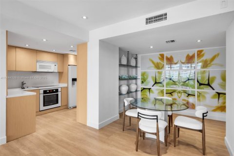 Condominio en venta en Key Biscayne, Florida, 1 dormitorio, 113.81 m2 № 2023132 - foto 6