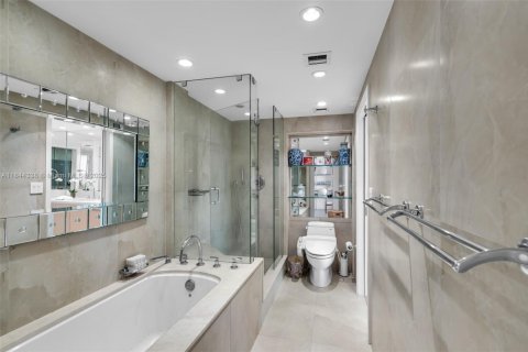 Condominio en venta en Key Biscayne, Florida, 1 dormitorio, 113.81 m2 № 2023132 - foto 11