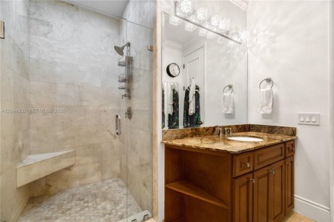Villa ou maison à vendre à Miami Beach, Floride: 3 chambres, 218.69 m2 № 2390389 - photo 25