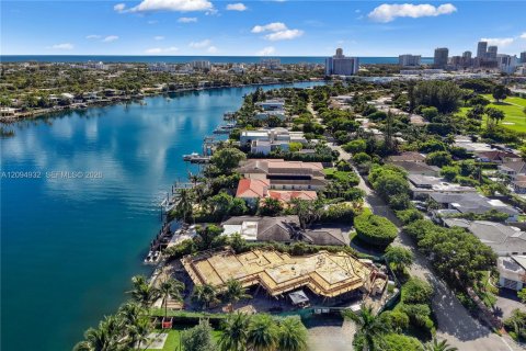 Villa ou maison à vendre à Miami Beach, Floride: 3 chambres, 218.69 m2 № 2390389 - photo 5