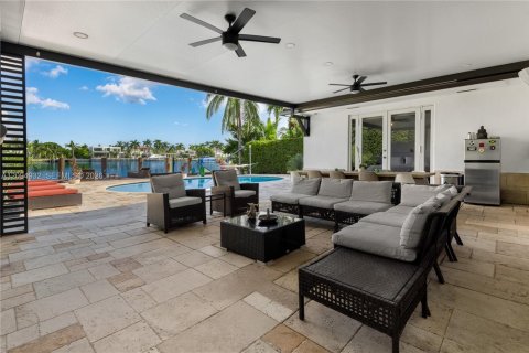 Villa ou maison à vendre à Miami Beach, Floride: 3 chambres, 218.69 m2 № 2390389 - photo 3