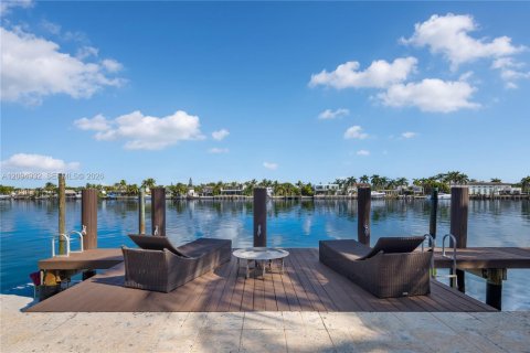 Villa ou maison à vendre à Miami Beach, Floride: 3 chambres, 218.69 m2 № 2390389 - photo 20
