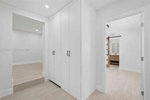 Propiedad comercial en venta en Miami, Florida, 156.63 m2 № 2033619 - foto 27