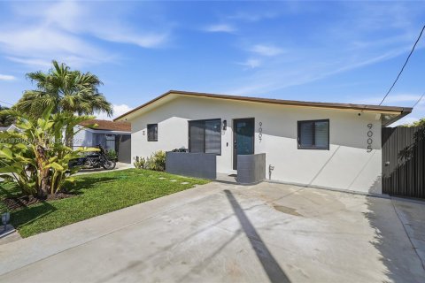 Propiedad comercial en venta en Miami, Florida, 156.63 m2 № 2033619 - foto 6