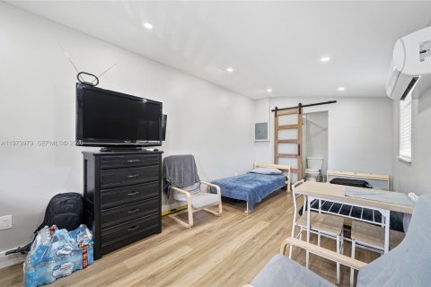 Propiedad comercial en venta en Miami, Florida, 156.63 m2 № 2033619 - foto 24