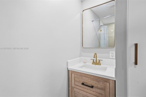 Propiedad comercial en venta en Miami, Florida, 156.63 m2 № 2033619 - foto 26