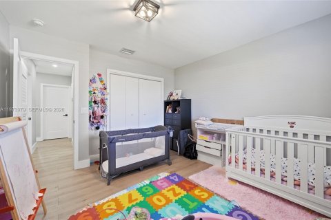 Propiedad comercial en venta en Miami, Florida, 156.63 m2 № 2033619 - foto 21