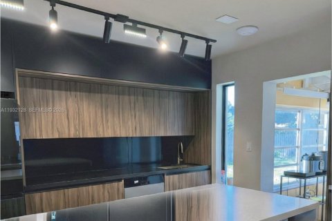 Villa ou maison à vendre à Miami Shores, Floride: 3 chambres, 127.09 m2 № 1999355 - photo 5