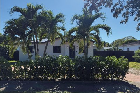 Villa ou maison à vendre à Miami Shores, Floride: 3 chambres, 127.09 m2 № 1999355 - photo 2