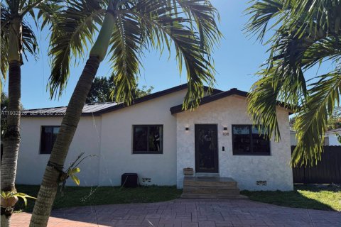 Villa ou maison à vendre à Miami Shores, Floride: 3 chambres, 127.09 m2 № 1999355 - photo 3