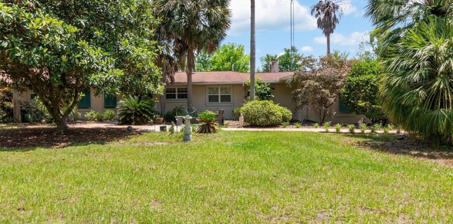 House in High Springs, Florida 4 bedrooms, 330.45 sq.m. № 1747079