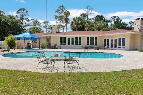 House in High Springs, Florida 4 bedrooms, 330.45 sq.m. № 1747079 - photo 3