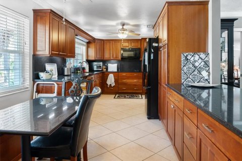 House in High Springs, Florida 4 bedrooms, 330.45 sq.m. № 1747079 - photo 7