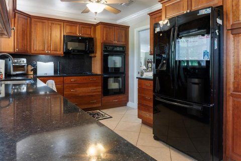 House in High Springs, Florida 4 bedrooms, 330.45 sq.m. № 1747079 - photo 5