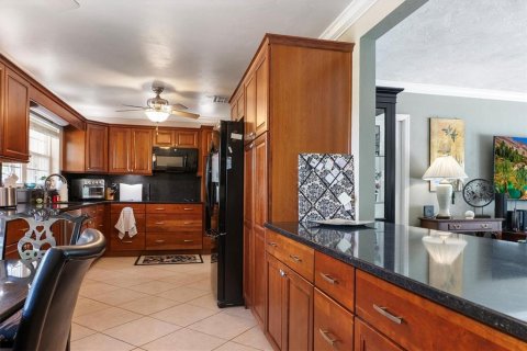 House in High Springs, Florida 4 bedrooms, 330.45 sq.m. № 1747079 - photo 8