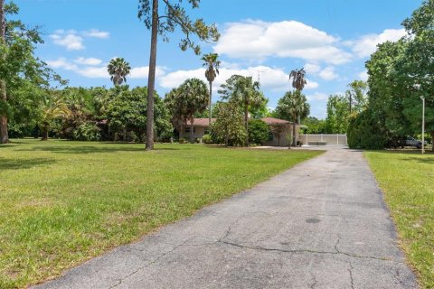 House in High Springs, Florida 4 bedrooms, 330.45 sq.m. № 1747079 - photo 22