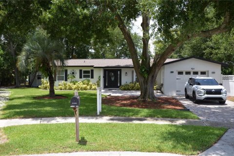 House in Deltona, Florida 4 bedrooms, 165.37 sq.m. № 1871218 - photo 1