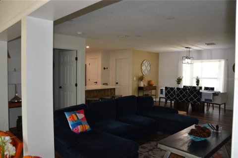 House in Deltona, Florida 4 bedrooms, 165.37 sq.m. № 1871218 - photo 16
