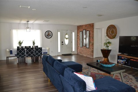 House in Deltona, Florida 4 bedrooms, 165.37 sq.m. № 1871218 - photo 12