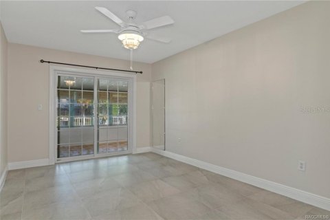 House in Crystal River, Florida 3 bedrooms, 147.99 sq.m. № 2213125 - photo 29