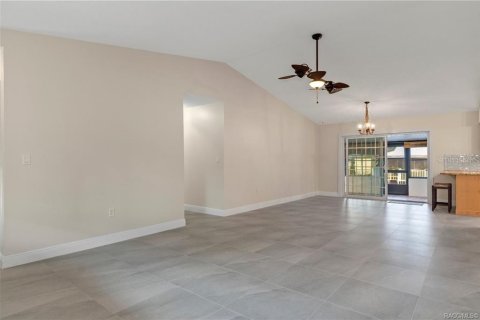 House in Crystal River, Florida 3 bedrooms, 147.99 sq.m. № 2213125 - photo 14