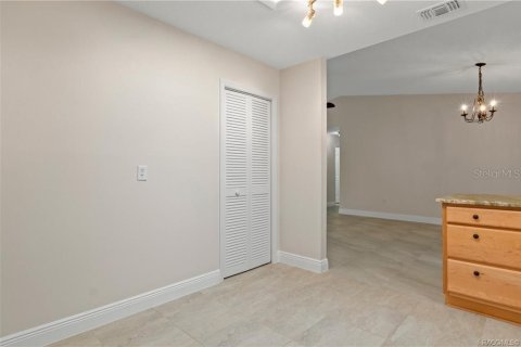 House in Crystal River, Florida 3 bedrooms, 147.99 sq.m. № 2213125 - photo 23