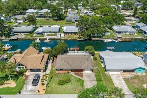 House in Crystal River, Florida 3 bedrooms, 147.99 sq.m. № 2213125 - photo 3
