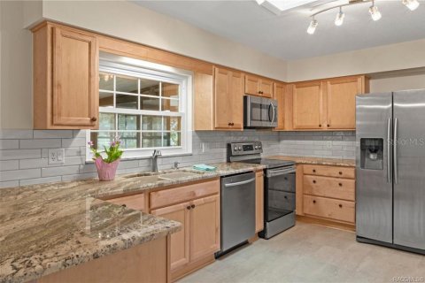 House in Crystal River, Florida 3 bedrooms, 147.99 sq.m. № 2213125 - photo 21