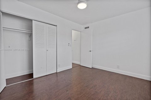 Condominio en venta en Lauderhill, Florida, 2 dormitorios, 79.9 m2 № 2062804 - foto 28