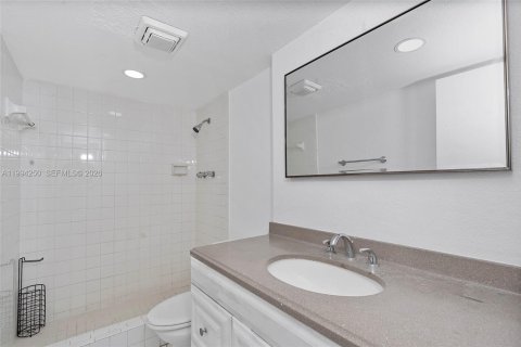 Condominio en venta en Lauderhill, Florida, 2 dormitorios, 79.9 m2 № 2062804 - foto 26