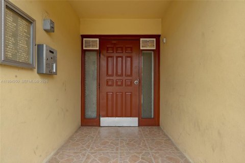 Condominio en venta en Lauderhill, Florida, 2 dormitorios, 79.9 m2 № 2062804 - foto 7