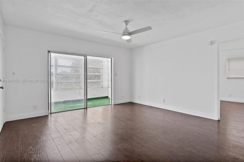 Condominio en venta en Lauderhill, Florida, 2 dormitorios, 79.9 m2 № 2062804 - foto 18