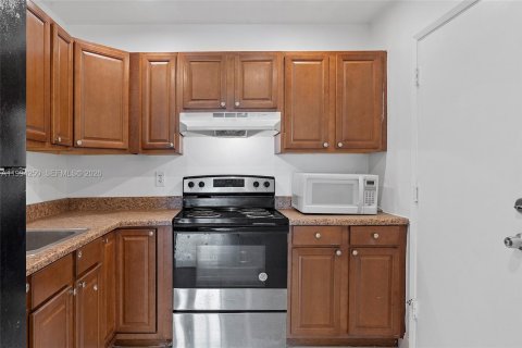 Condominio en venta en Lauderhill, Florida, 2 dormitorios, 79.9 m2 № 2062804 - foto 22