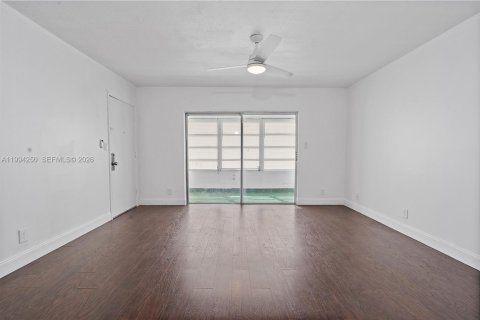 Condominio en venta en Lauderhill, Florida, 2 dormitorios, 79.9 m2 № 2062804 - foto 13