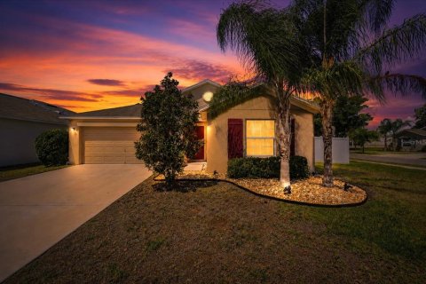 House in Ruskin, Florida 4 bedrooms, 179.77 sq.m. № 2198173