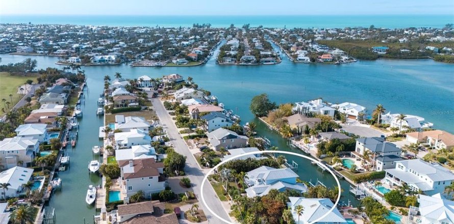 Villa ou maison à Holmes Beach, Floride 4 chambres, 298.59 m2 № 2113728