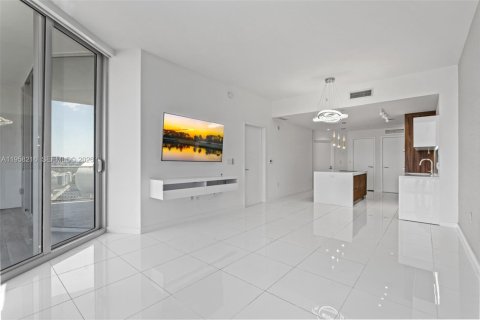 Villa ou maison à vendre à Miami, Floride: 1 chambre, 108.97 m2 № 2024404 - photo 11