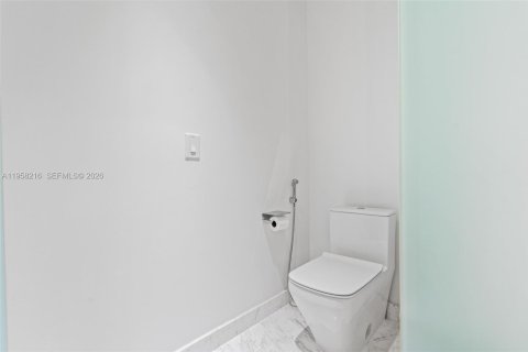 Villa ou maison à vendre à Miami, Floride: 1 chambre, 108.97 m2 № 2024404 - photo 25
