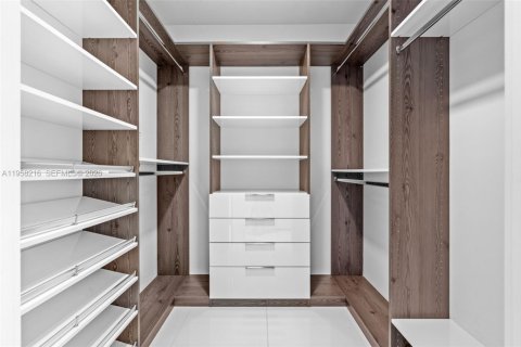 Villa ou maison à vendre à Miami, Floride: 1 chambre, 108.97 m2 № 2024404 - photo 21